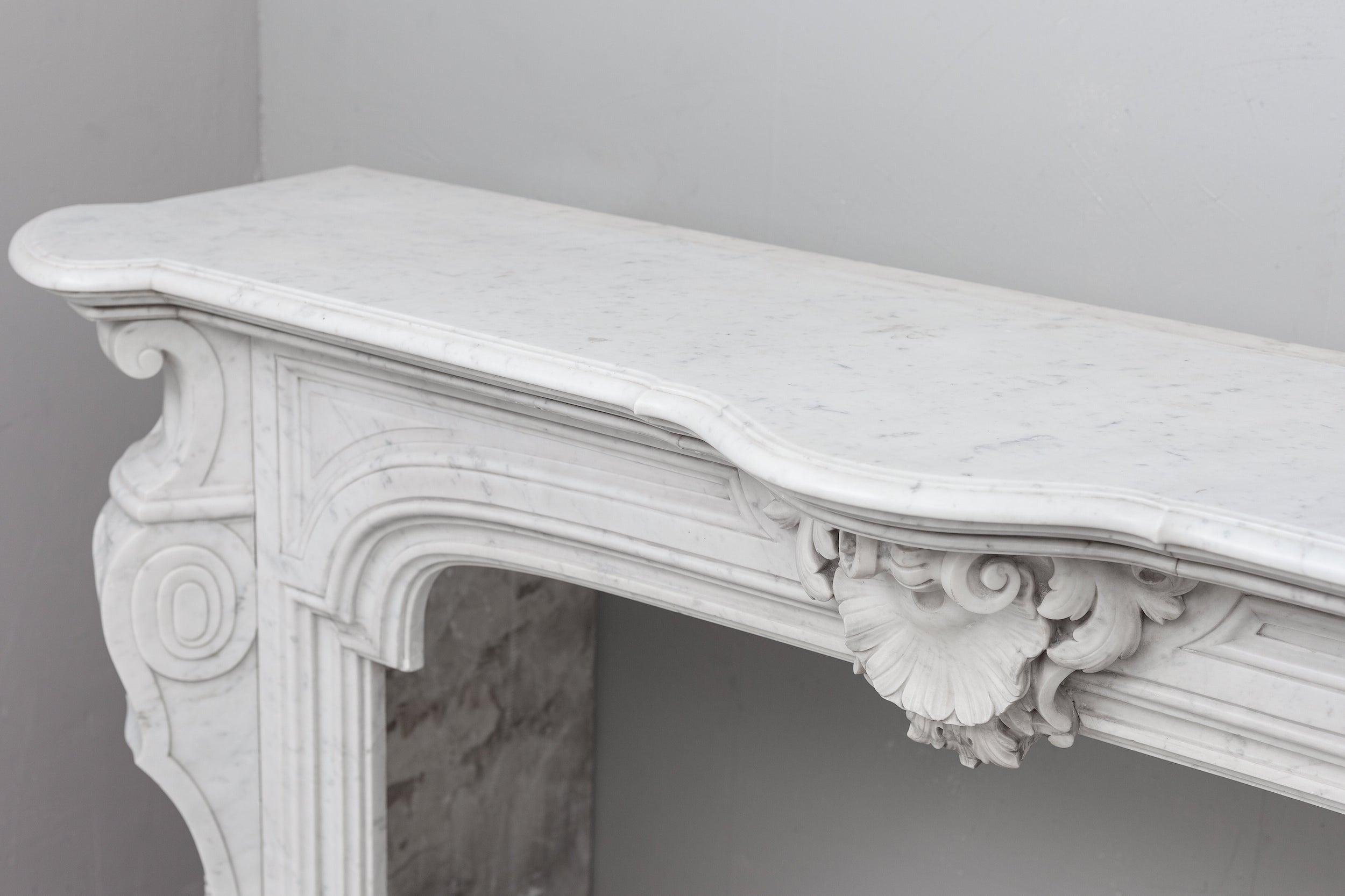 White marble, surround fireplace, white carrara marble.