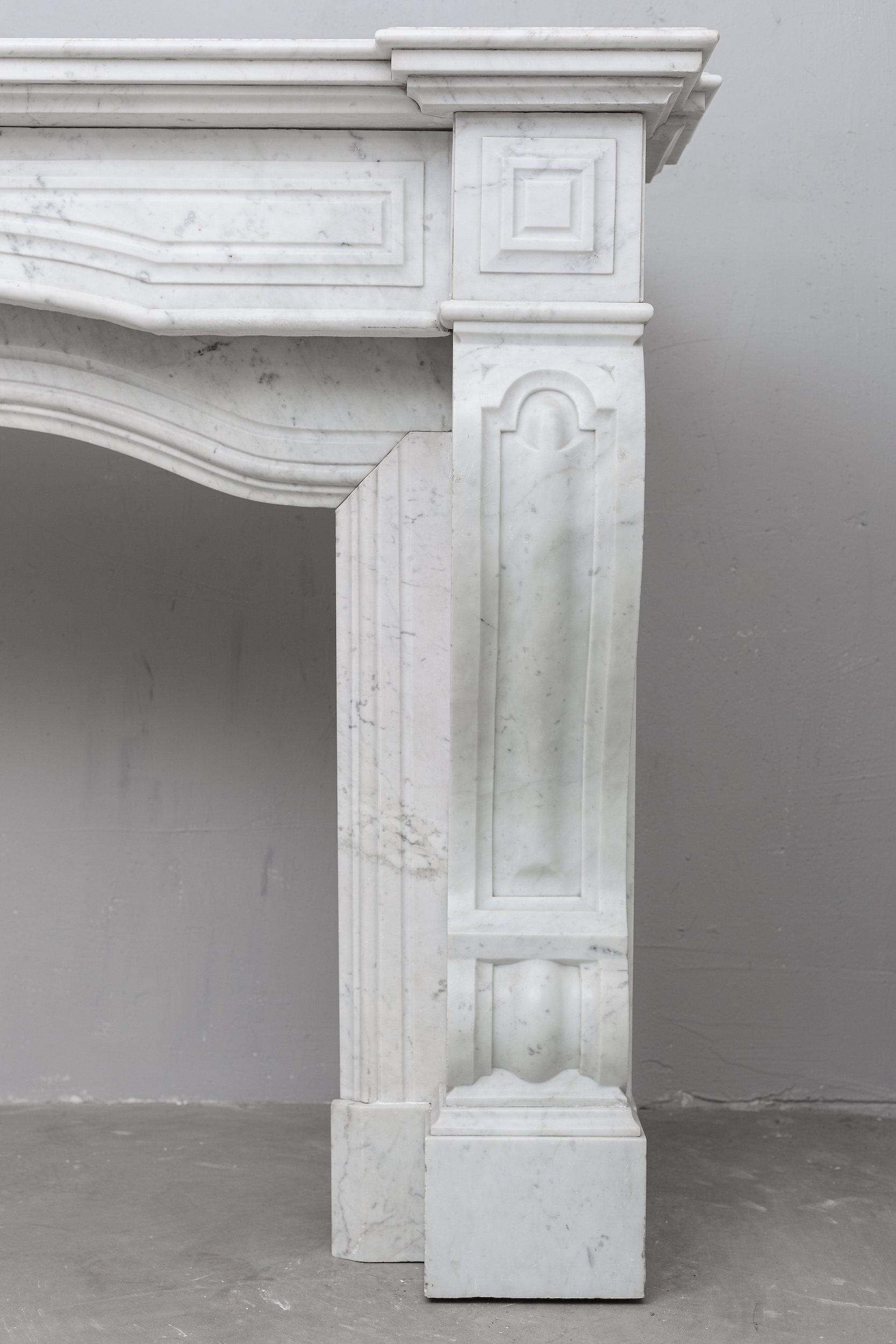 White marble, surround fireplace, white carrara marble.