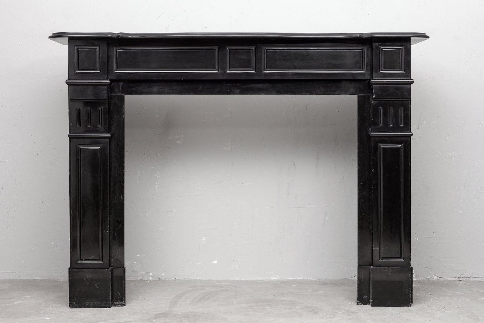 Black marble, surround fireplace, noir de maizy.