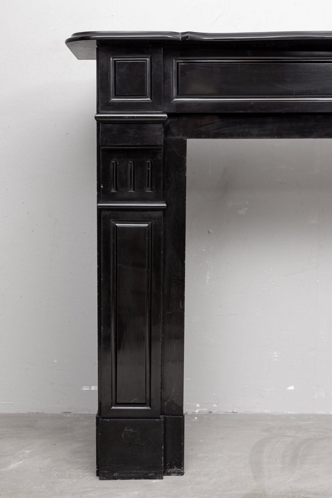 Black marble, surround fireplace, noir de maizy.