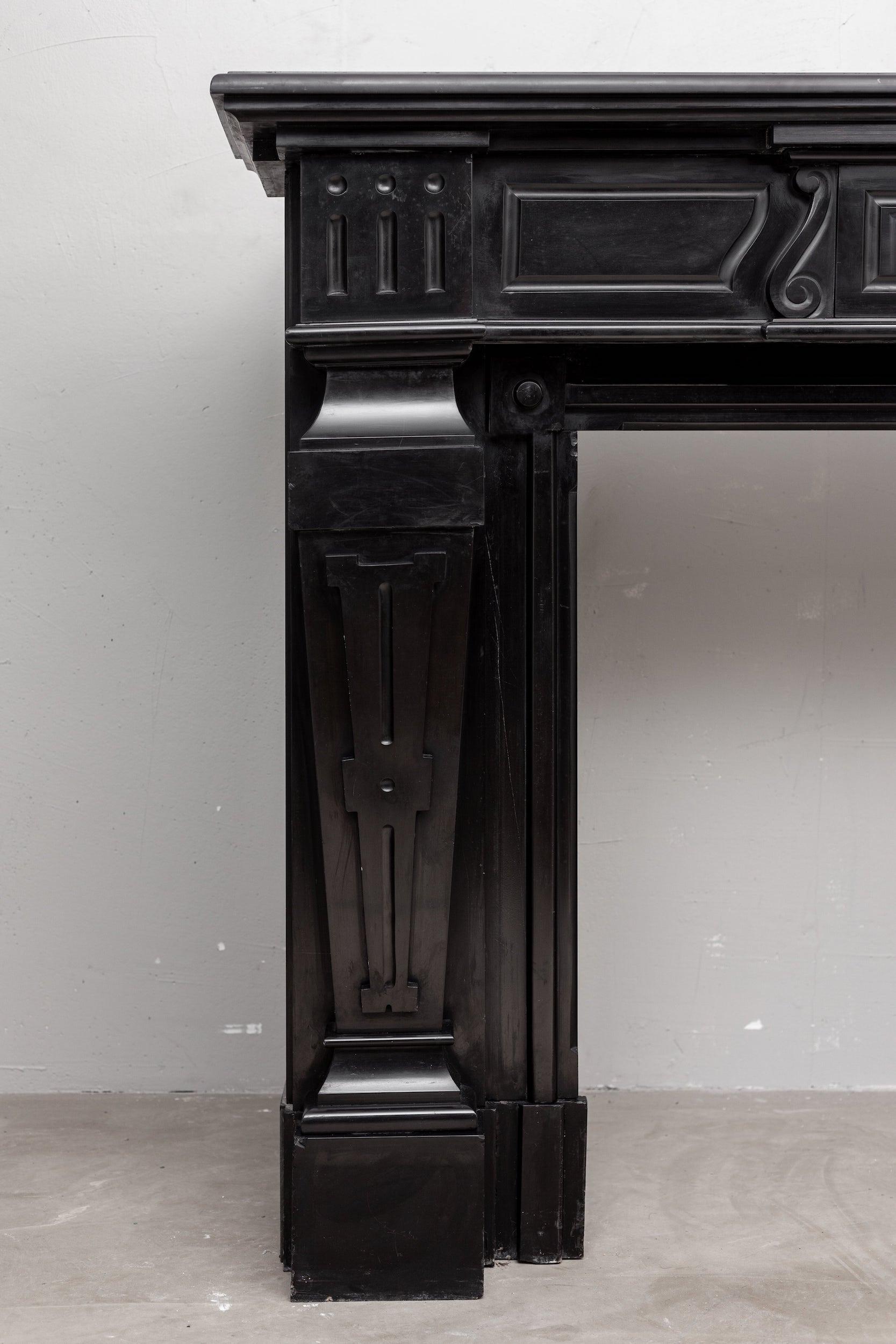 Zwart marmer, omloopschouw, noir de maizy.