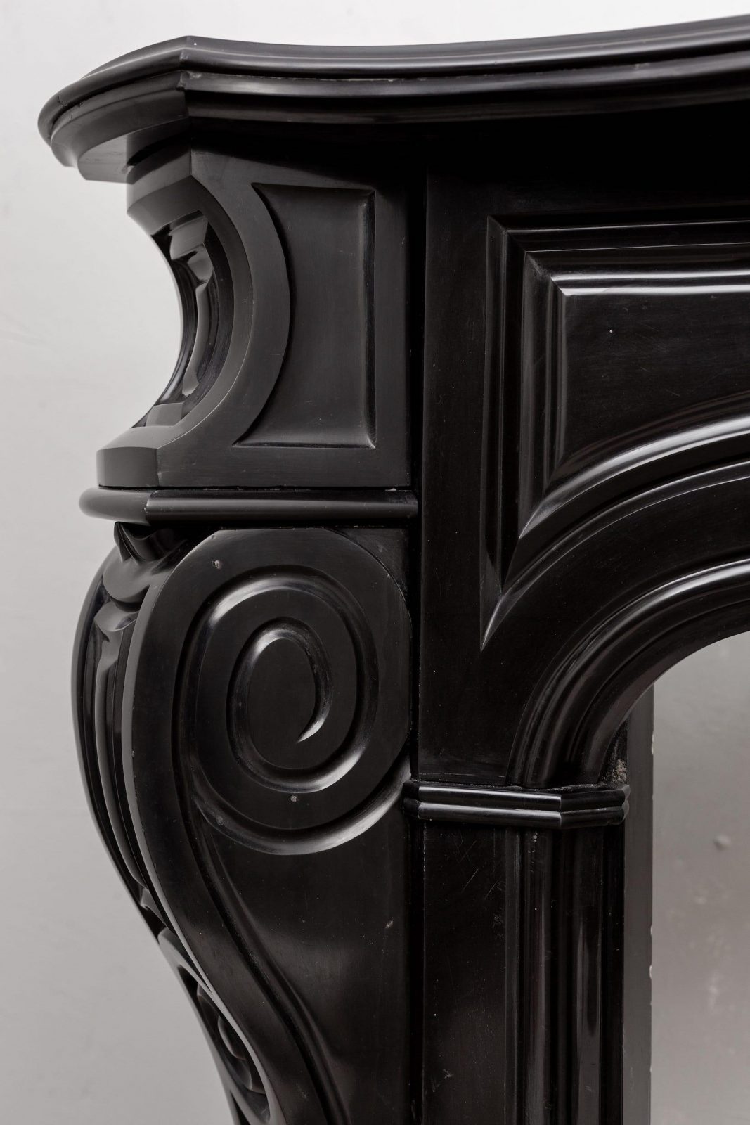 Black marble, surround fireplace, noir de maizy.
