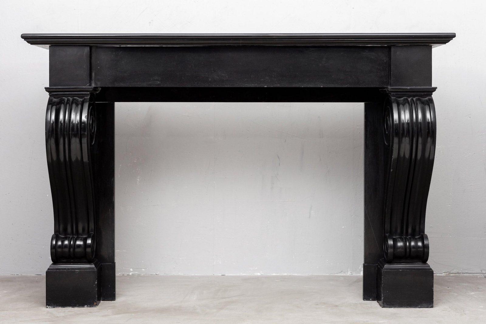 Black marble, surround fireplace, noir de maizy.