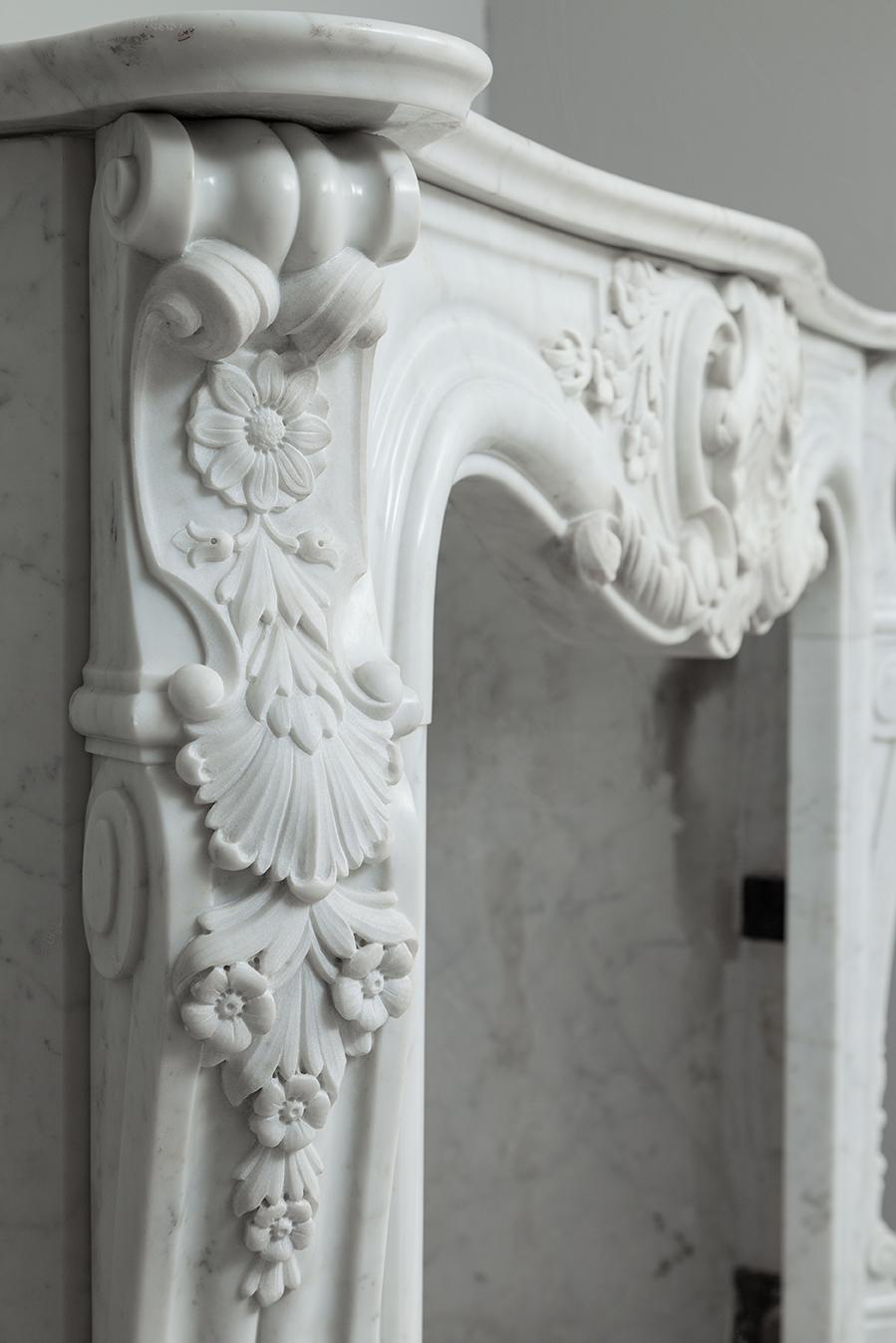 LOUIS XV CARRRARA WHITE MARBLE ANTIQUE FIREPLACE - Afbeelding 5