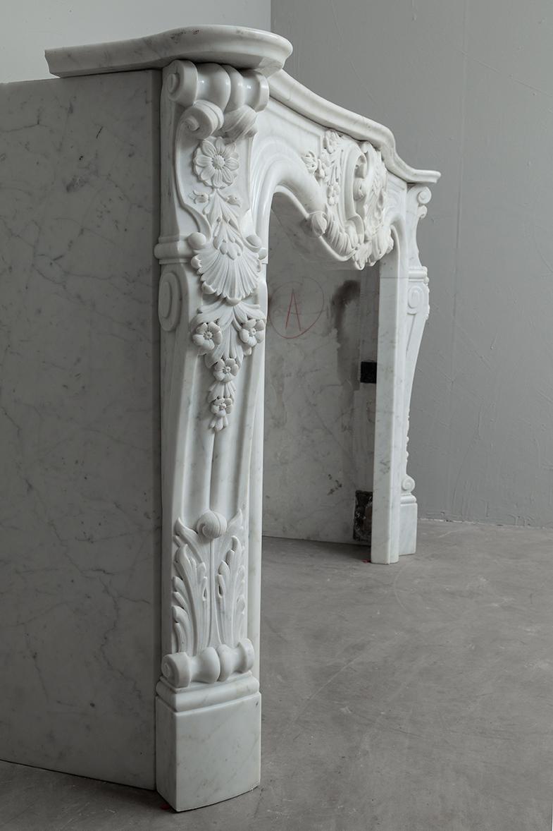 LOUIS XV CARRRARA WHITE MARBLE ANTIQUE FIREPLACE - Afbeelding 4
