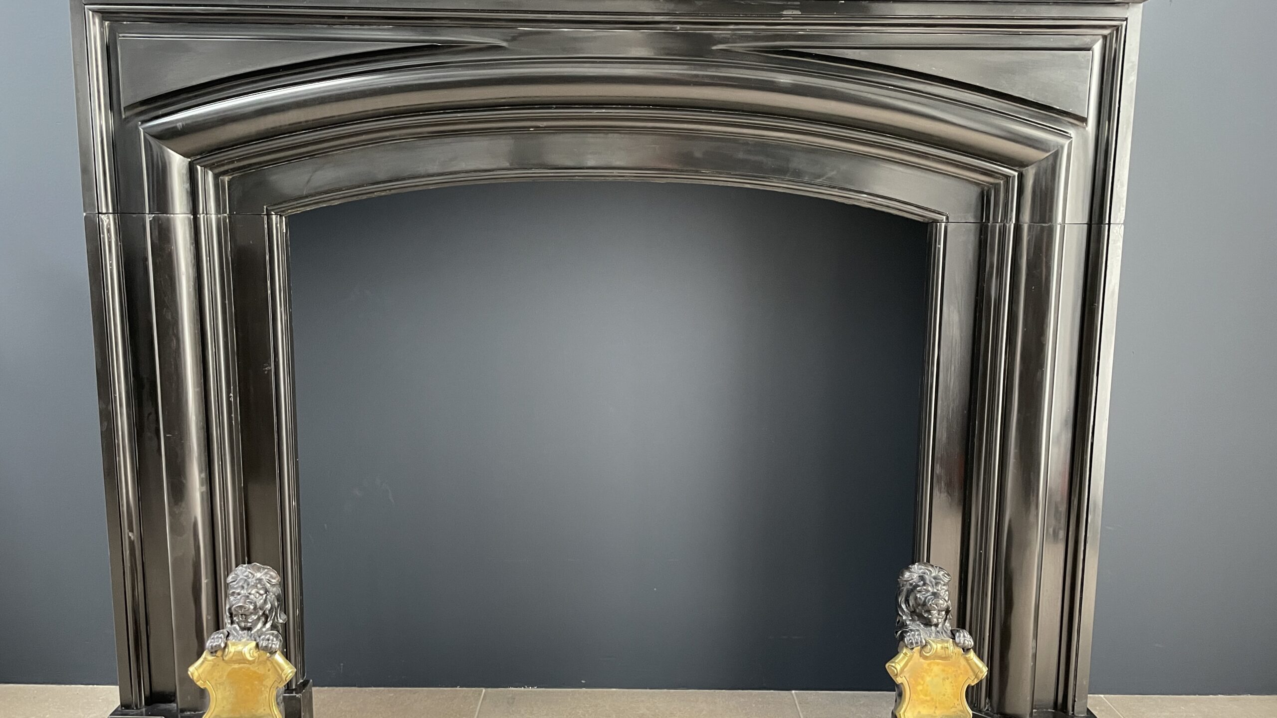 Antieke Schouw Neoclassicistisch  zwart