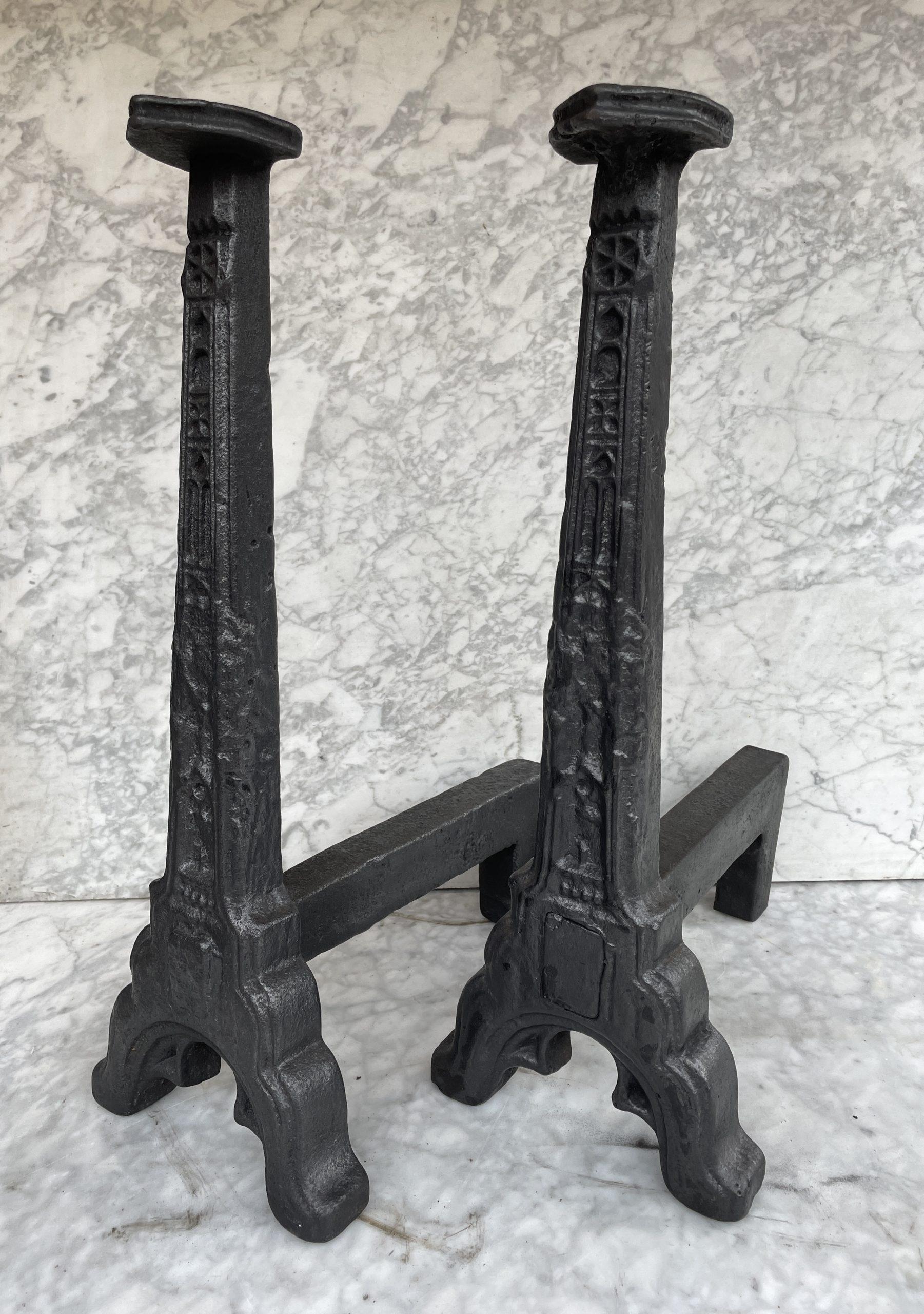 Set Antieke Franse Gietijzeren Hoge Stookbokken - Afbeelding 5
