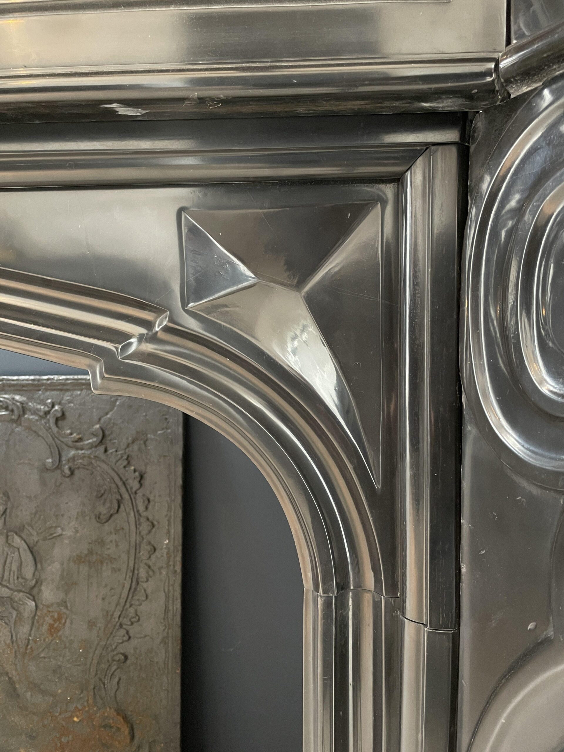 Beautiful Louis XVI Noir de Mazy Antique Circulation Fireplace - Image 28