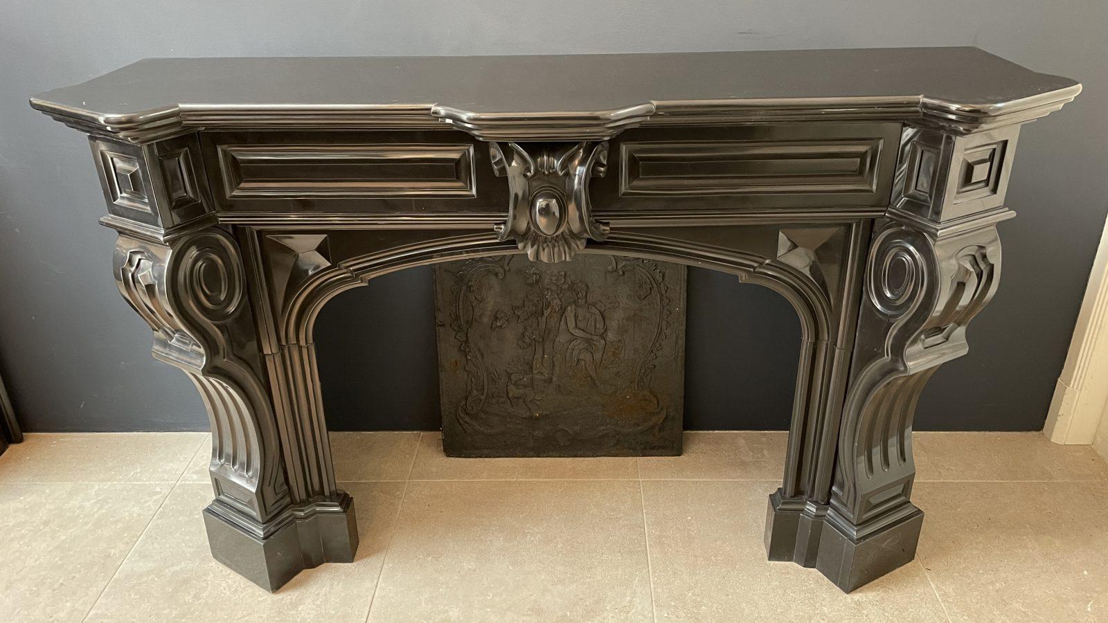Beautiful Louis XVI Noir de Mazy Antique Circulation Fireplace - Image 2