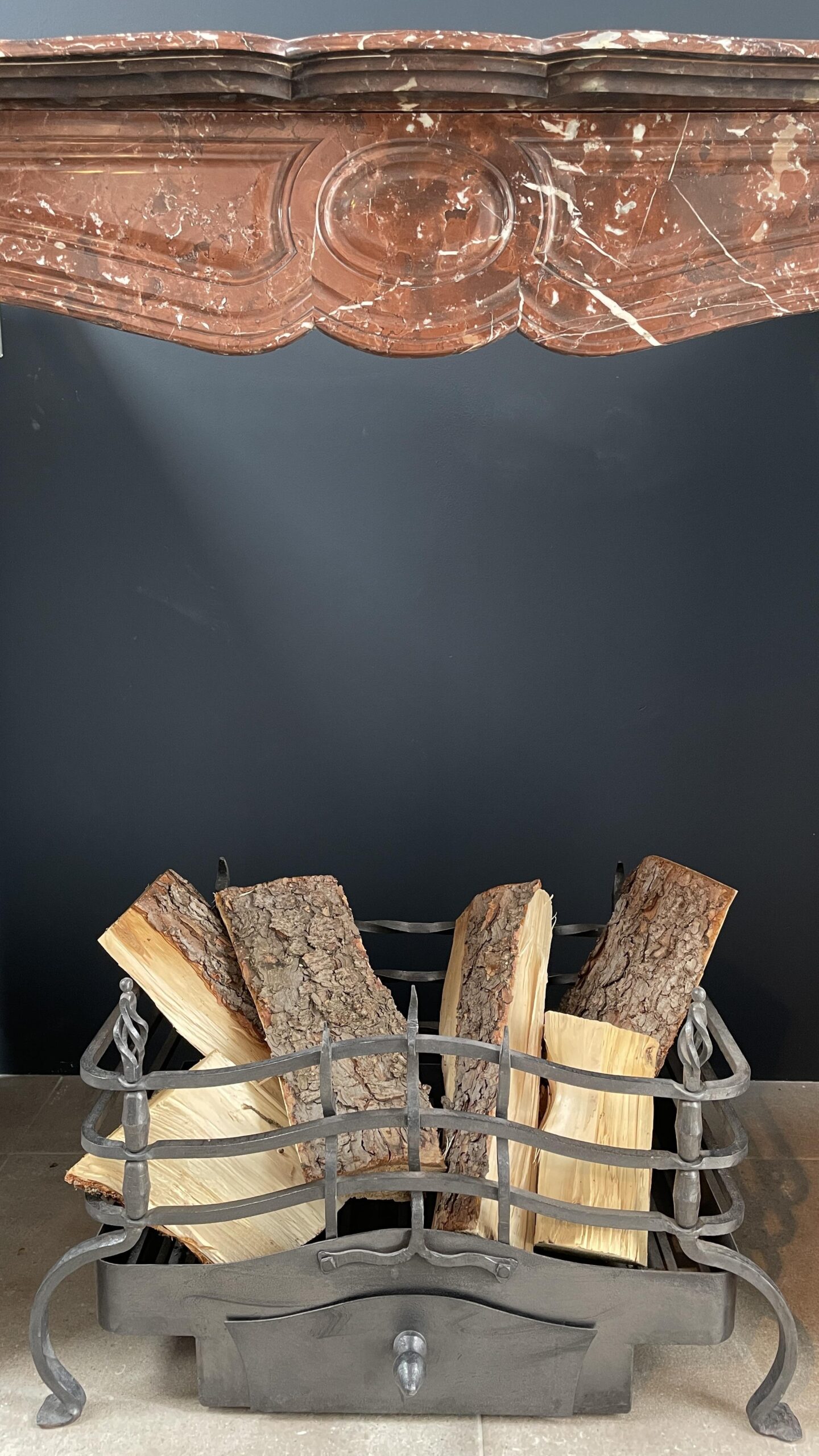 Beautiful Red Marble Antique Circular Chimney Rossa Levanto - Image 2