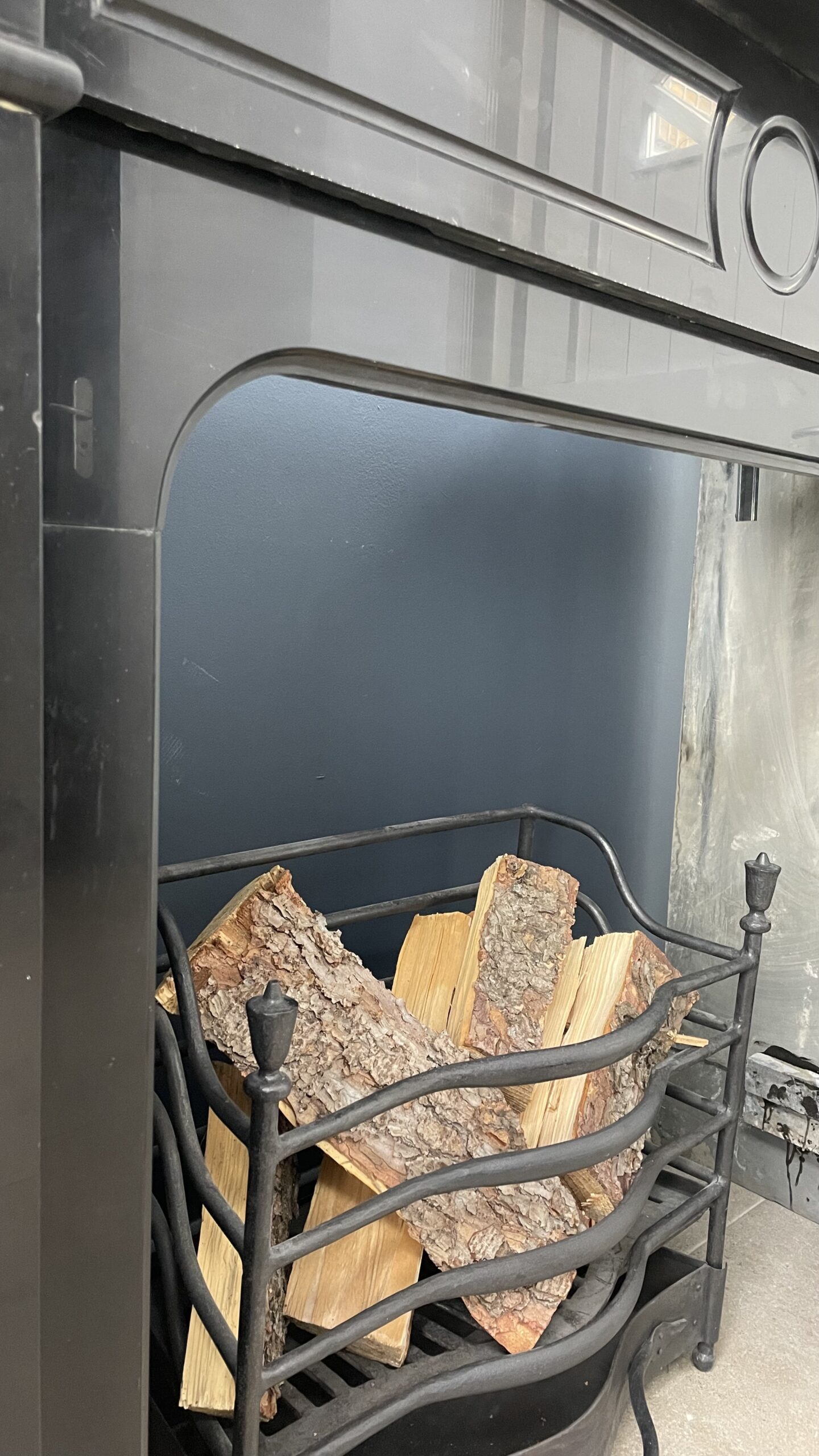 Antieke Omloop schouw zwart marmer