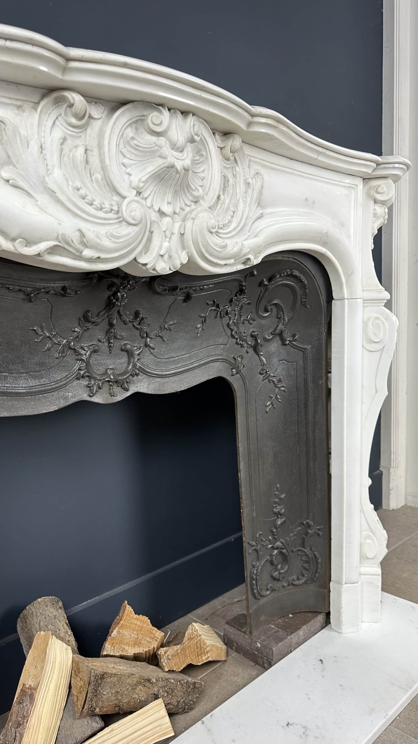 Antieke Franse Schelpschouw met inzet