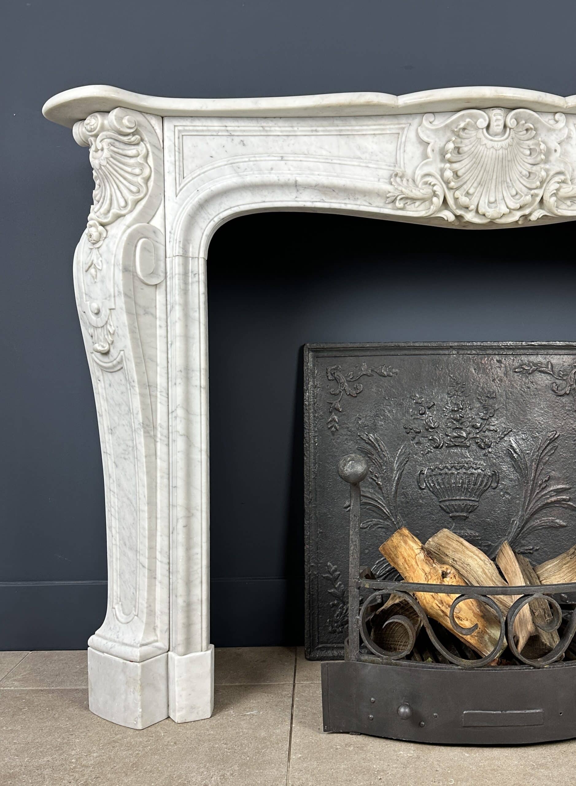 antieke schouw wit marmer mantel oude bouwmaterialen
