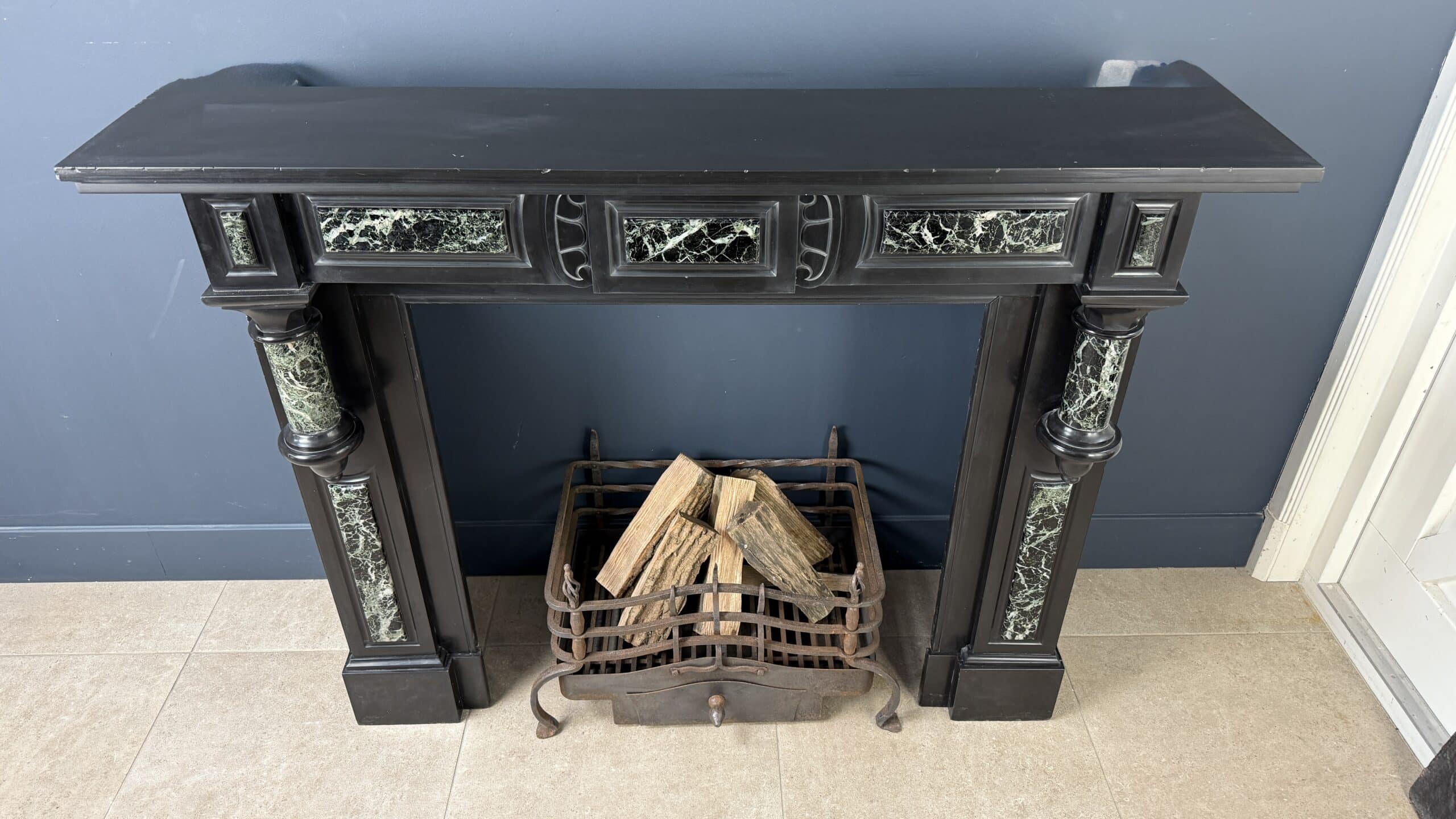 Grote Antiek Baluster Schouw Zwart & Groen Marmer