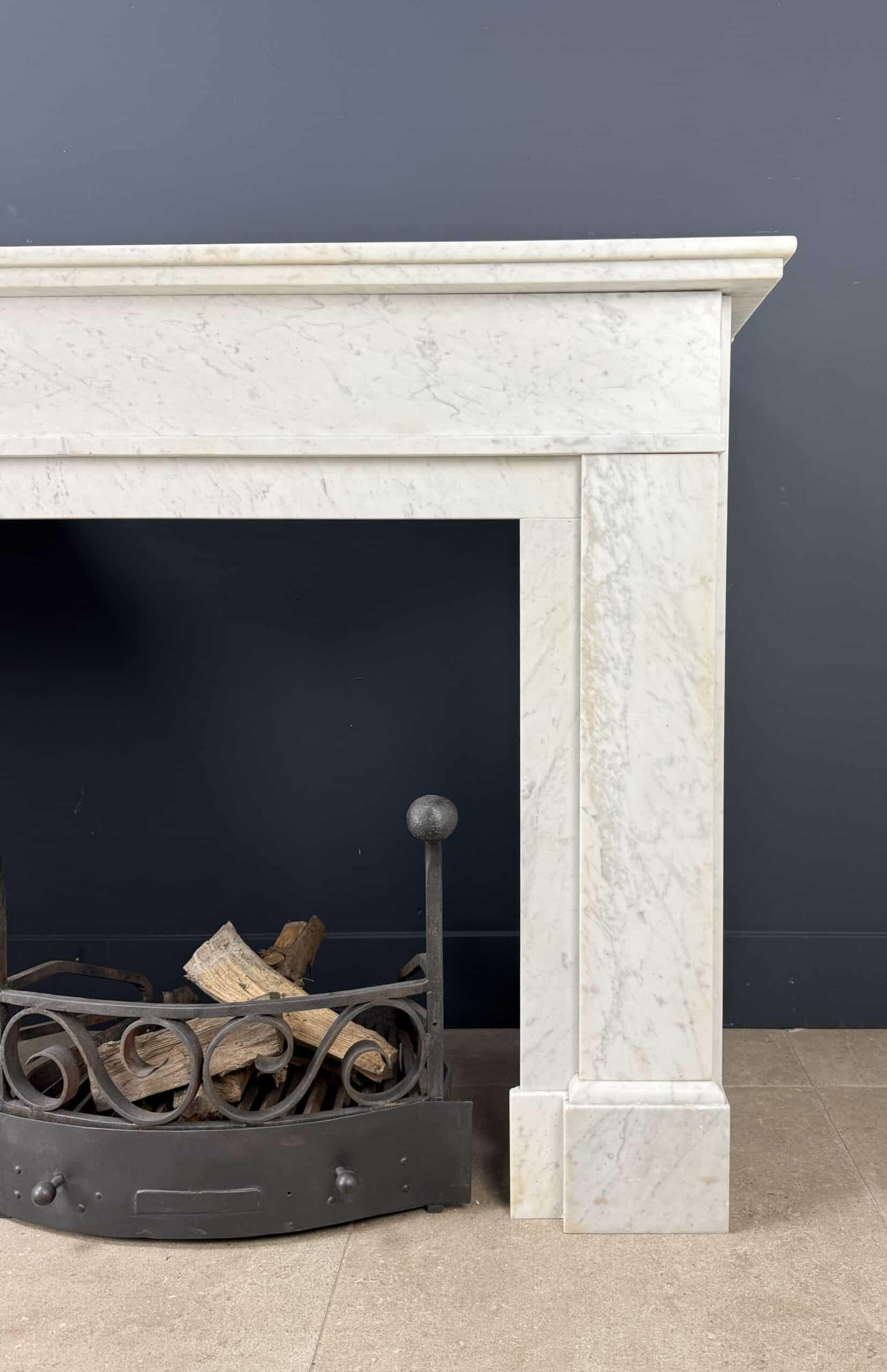 antieke witte art deco schouw