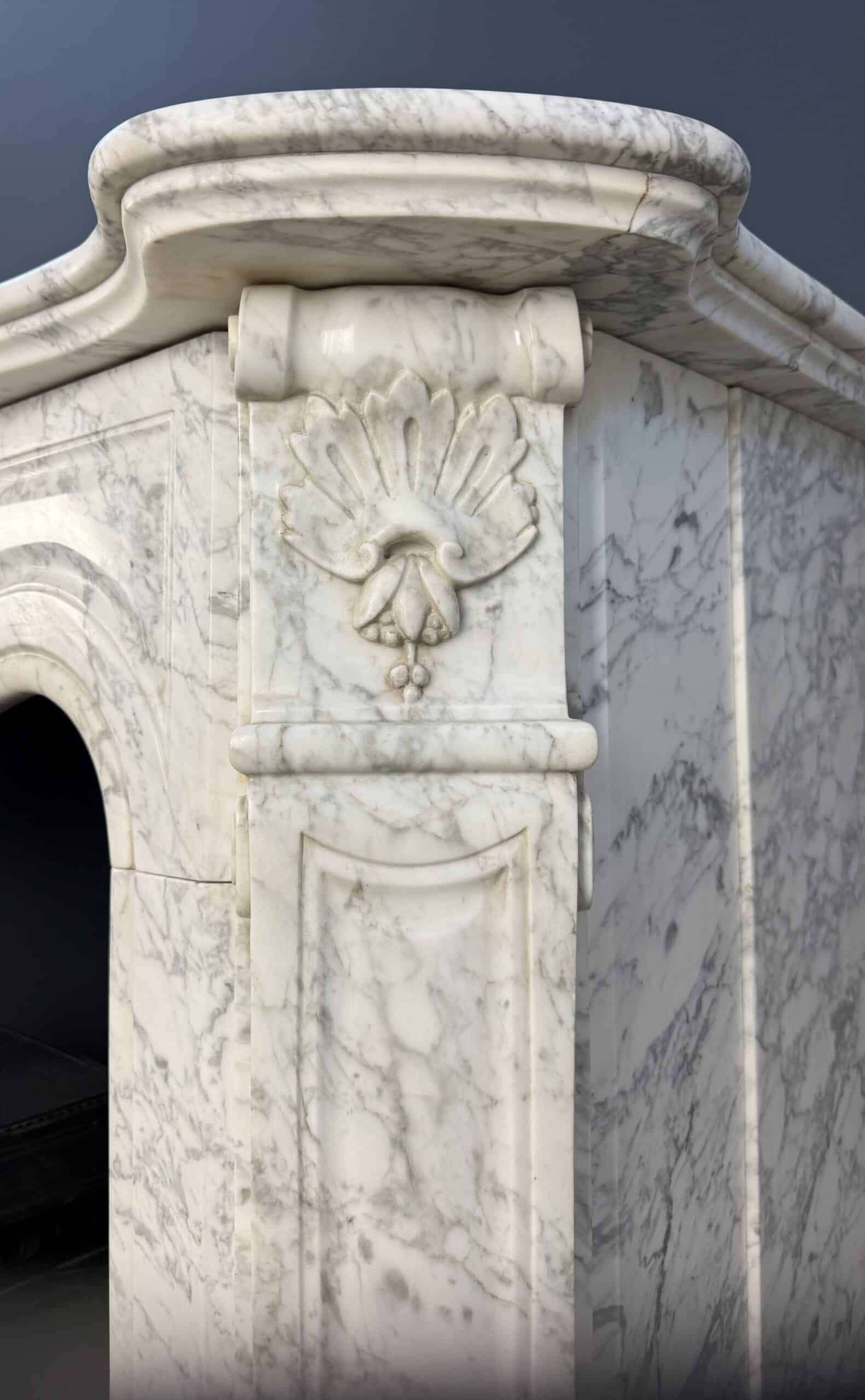 Elegante Antieke Hoge Omloopschouw Carrara Marmer