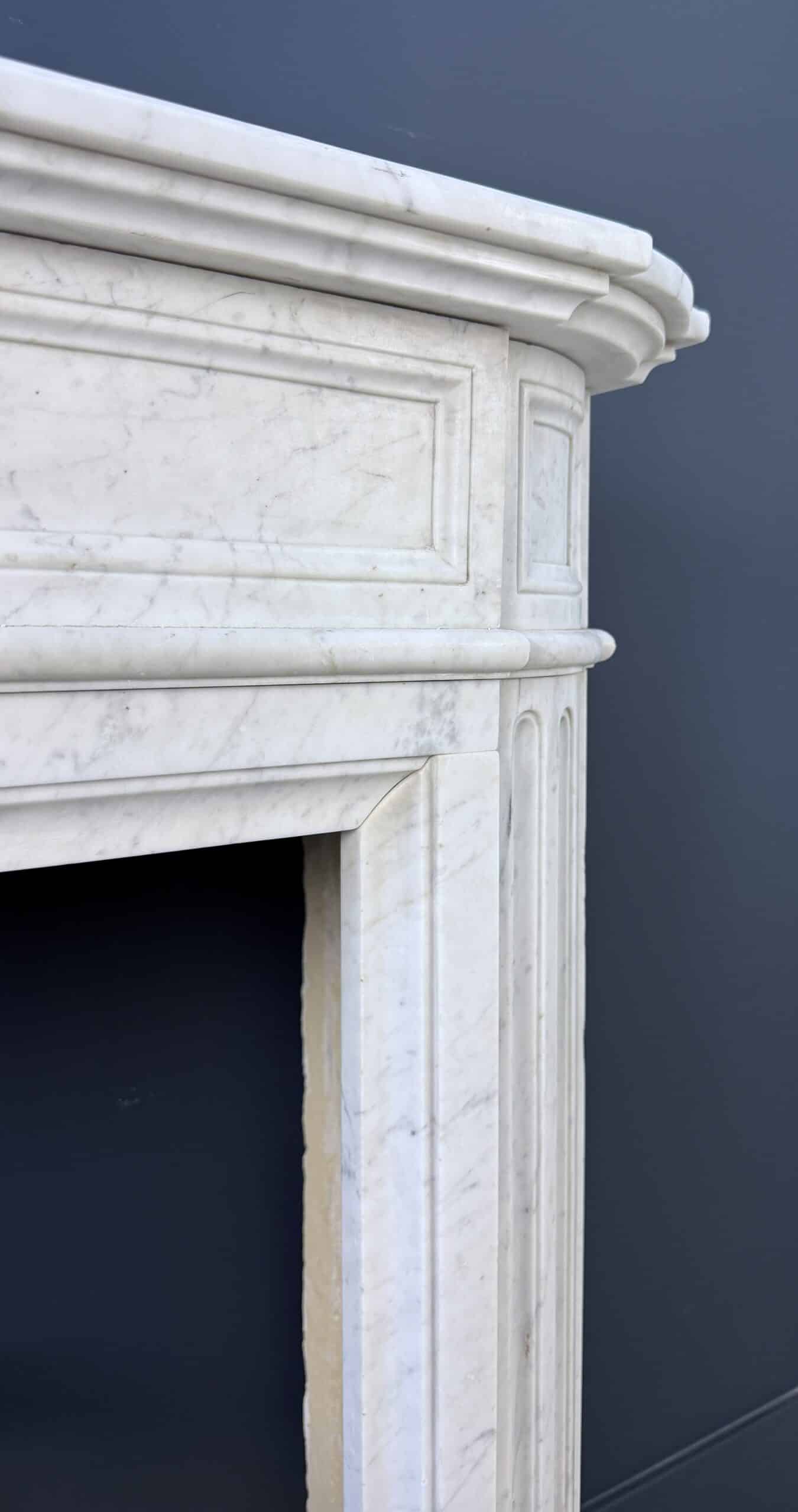 Chique Franse Antieke Frontschouw Ronde Consoles